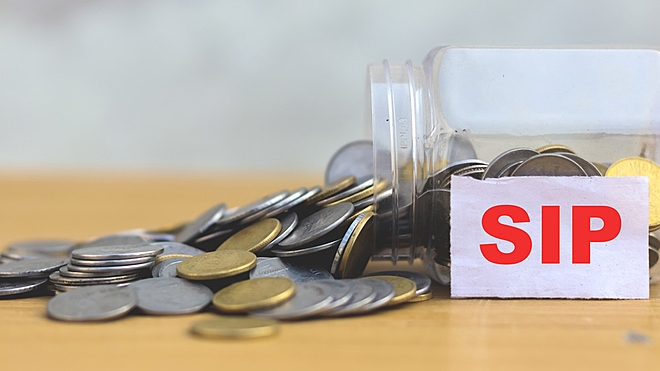 Should you pause your SIPs at market highs?