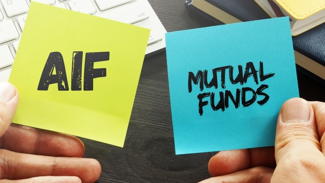 अल्टरनेटिव इन्वेस्टमेंट फ़ंड (AIF) और म्यूचुअल फ़ंड में कौन बेहतर? | निवेश गाइड