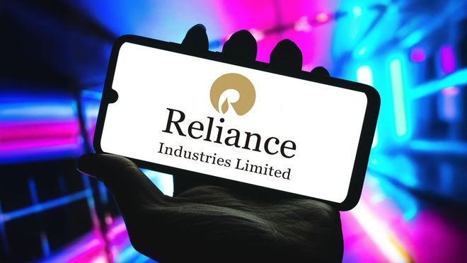 Reliance Industries share price gains on Adani fuel tie-up, Q1 hopes
