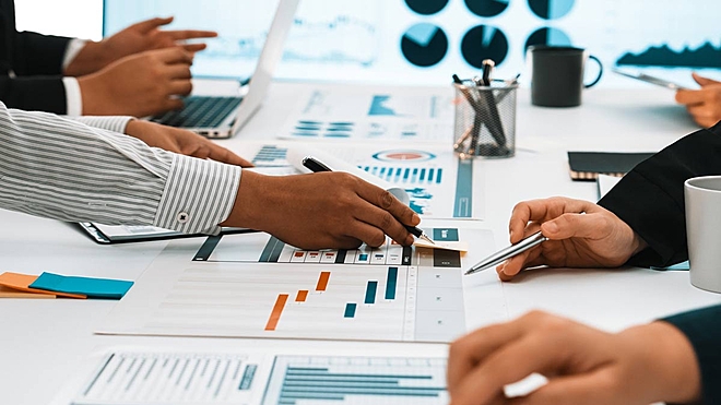 Active small-cap funds vs the index — who wins?