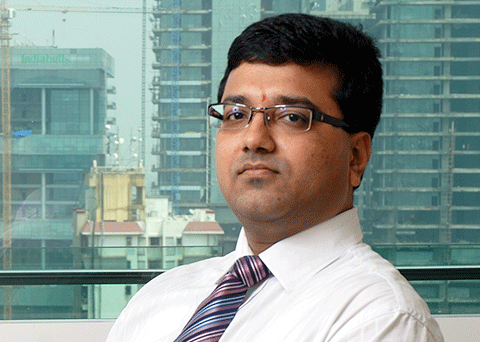 Stick to Investment Horizon Prashant R Pimple, Fund Manager, Reliance Regular Savings Fund