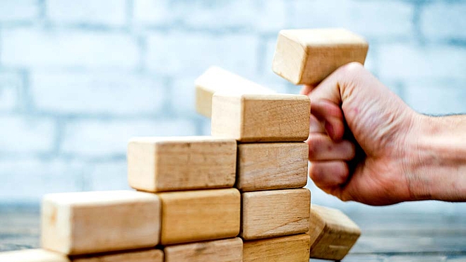 We have looked into the failures of 19 well-known stocks. We have also tried to decipher how to avoid such failures in the future