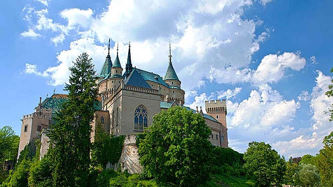 Spotting companies with moats