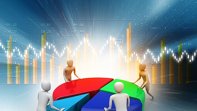 Fund houses are juggling stocks, debt, cash and gold to deliver a good long-term return as a safeguard against market volatility