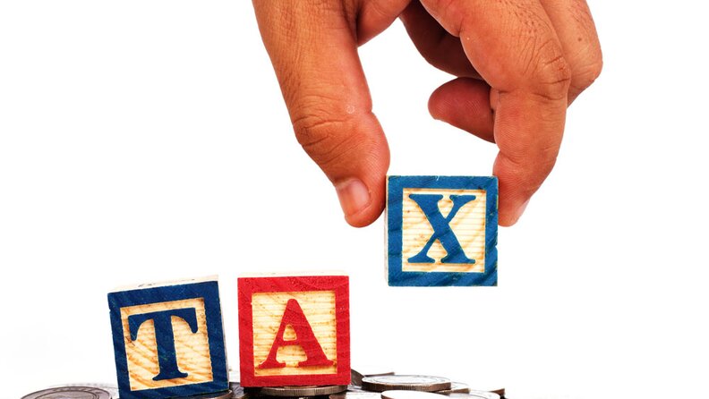 How to select the best tax-saving funds for different age groups?