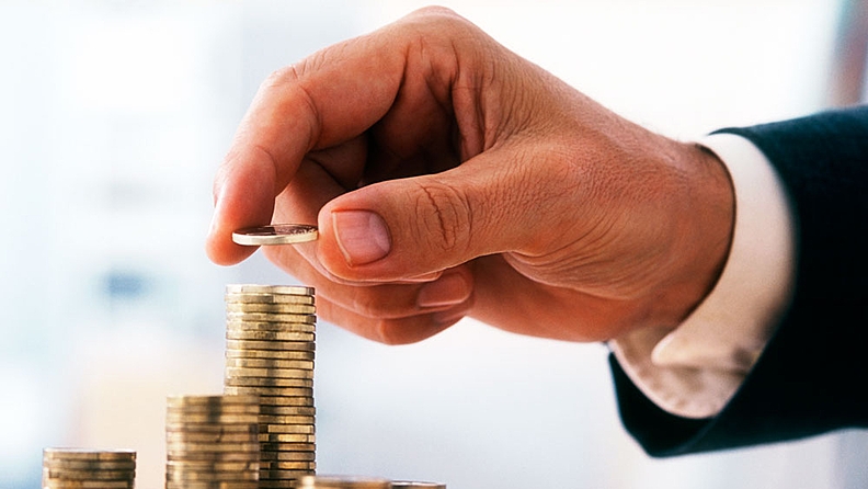 Fixed deposit or a liquid fund - which is better for a senior citizen?