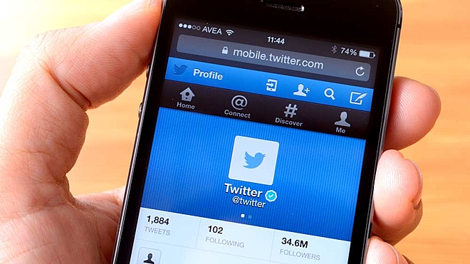 Following these 10 Twitter handles is a great way to learn and stay updated as you invest