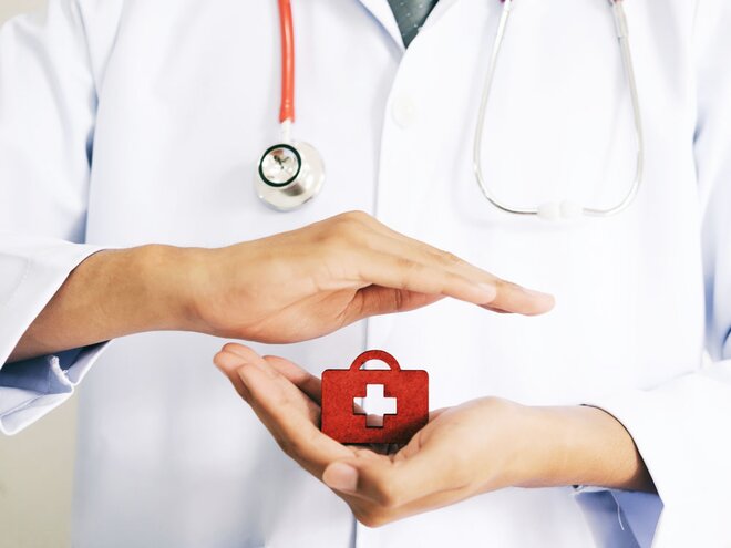 क्‍या सरकारी कर्मचारी को भी पर्सनल हेल्‍थ कवर लेना चाहिए ?