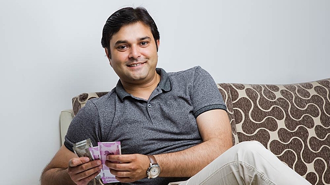 ऊंचे रिटर्न का पीछा करने के बजाए निवेश बढ़ा कर आसानी से बना सकते हैं बड़ी रकम