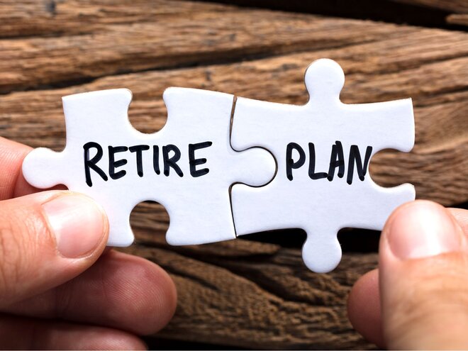 10 साल बाद रिटायर हो रहे व्‍यक्ति के लिए क्‍या होनी चाहिए निवेश की रणनीति ?