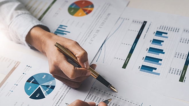 While their revenues have fluctuated, the following companies have remarkably maintained the operating margin