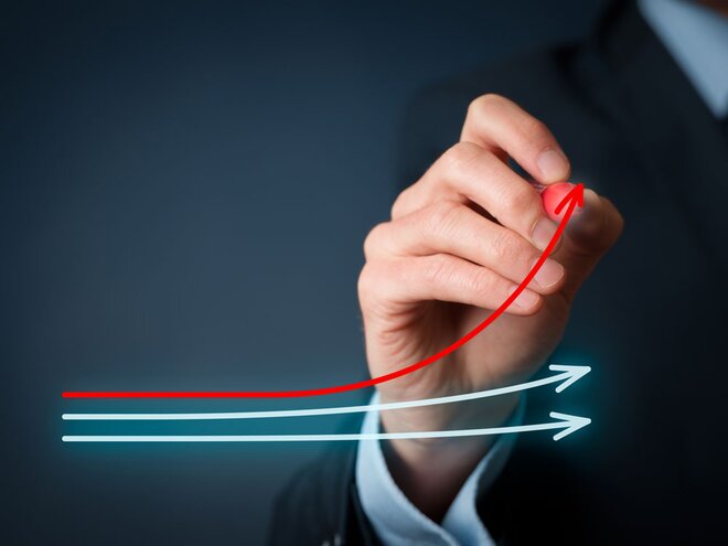 How do I measure the performance of my investments against the NIFTY on VRO?