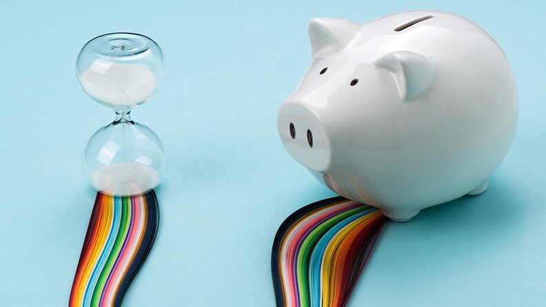 Are dynamic bond funds a good option for investors over a five-year horizon?