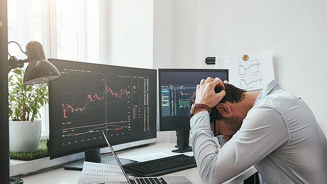 what-to-do-if-the-market-crashes-nearing-a-goal