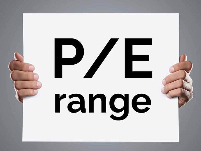 What is the preferred P/E range when investing in an index fund?