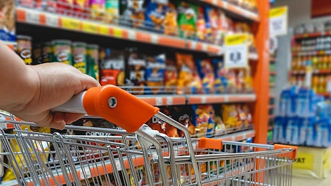 How FMCG companies combat inflation while keeping the prices at the same level?