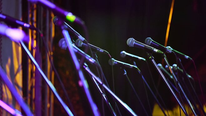 ज्ञानी बहुतेरे, पर ज्ञान नाकाफ़ी