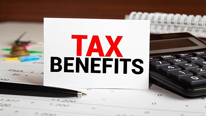 Let's understand if it is possible to receive a tax deduction for paying insurance premiums for a married child