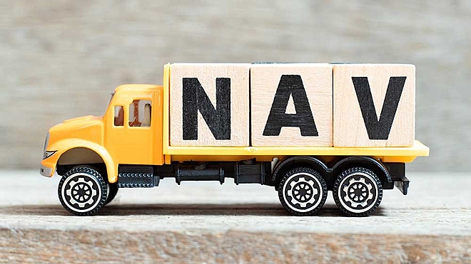 Do the NAVs of direct and regular plans of mutual funds differ?