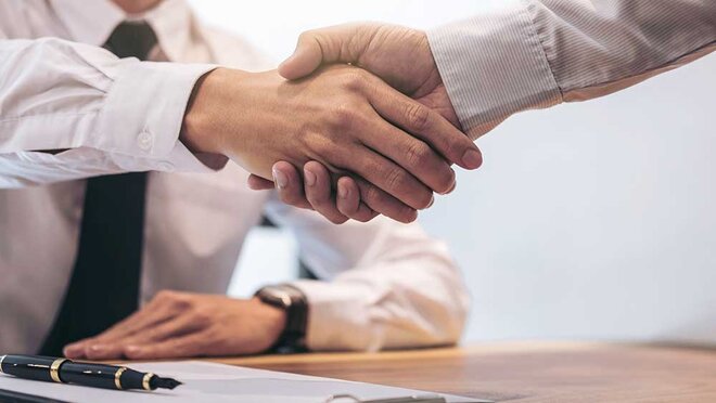 ब्रोकरेज कंपनियों की रैली थमी, आपके लिए हैं ये सबक़