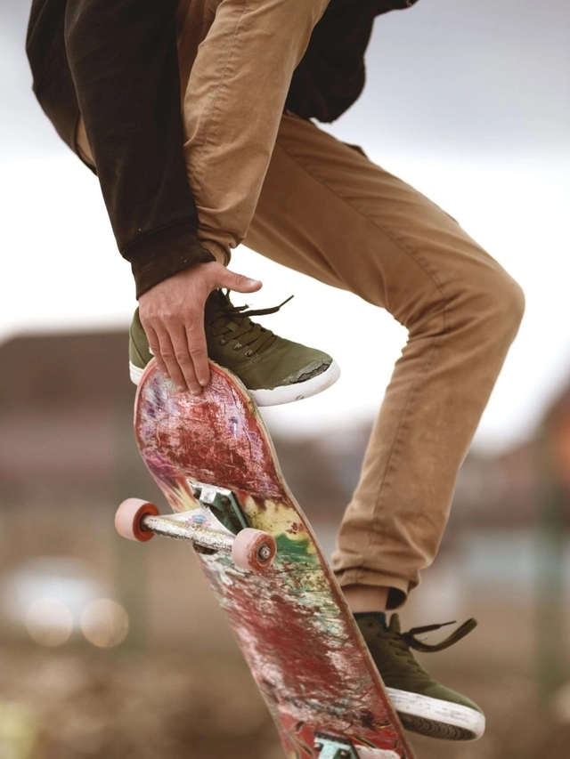 Can this shoe retailer succeed in the red-hot sports footwear market?